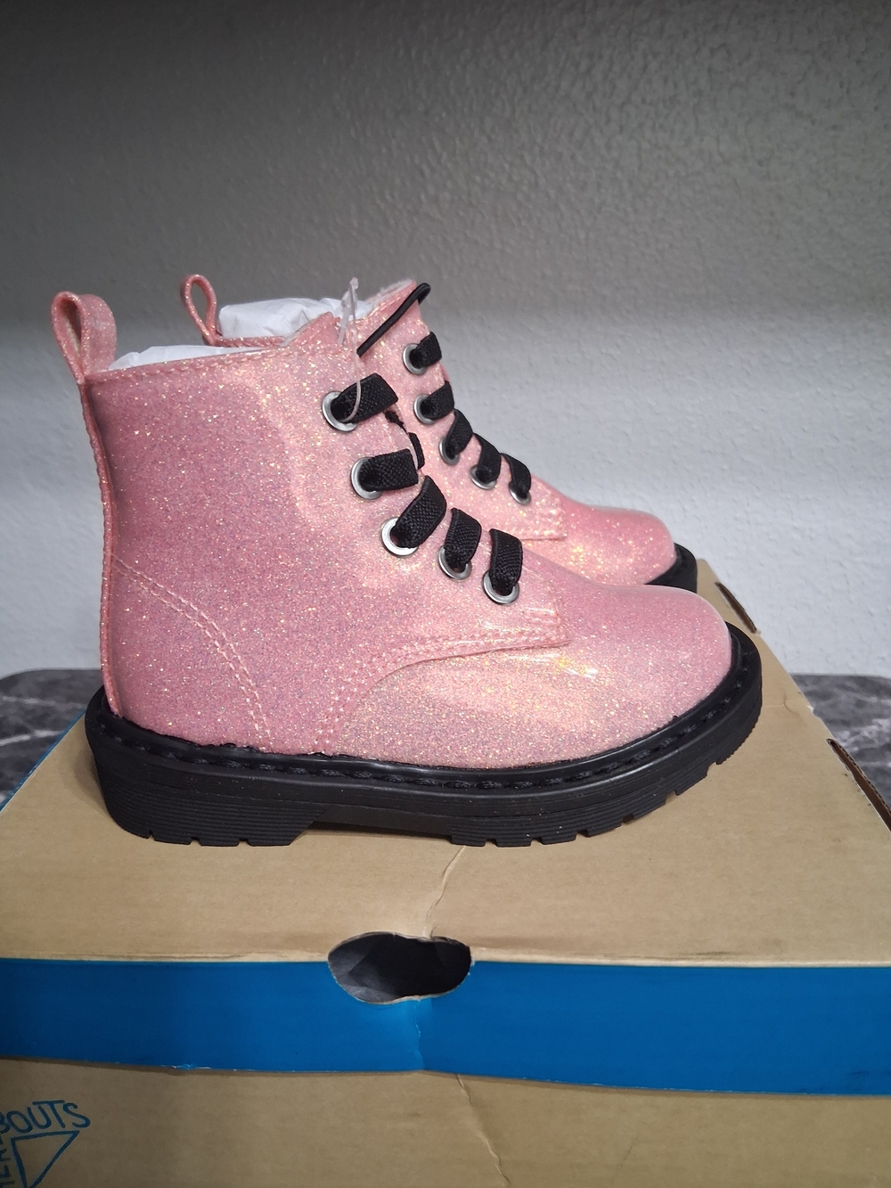 New In Box Toddler TH Lil Reese Sparkle Pink Lace-Up Boots Size 5M